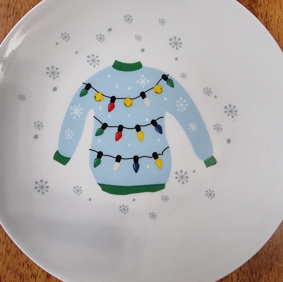 Set Of 4 Christmas Ugly Sweater Plates 8" - Picture 5 of 6